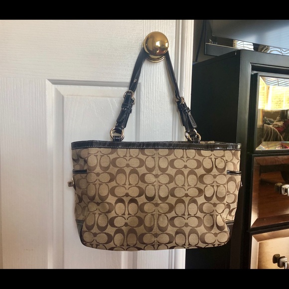 COACH HANDBAG - Picture 2 of 8